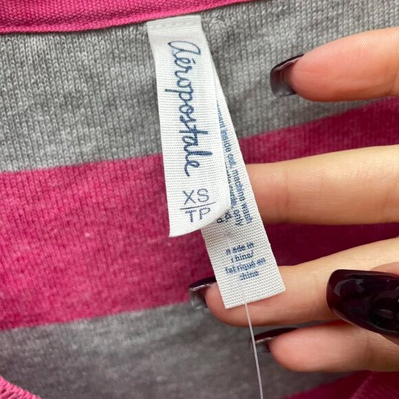 2000s Aeropostale Pink and Grey Striped V-Neck Top - Picture 4 of 6